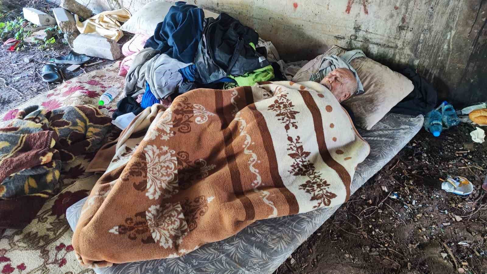 Adana’da Yürek Yakan Son! Evinden Çıkarılan 72 Yaşındaki Adam Köprü Altında Ölü Bulundu