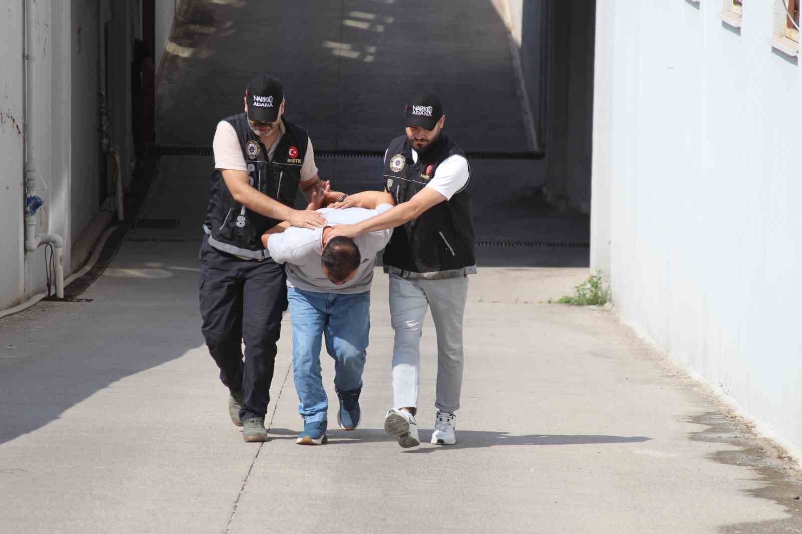 Adana’da Evden Çıkanlar Şoke Etti! 283 Bin Sentetik Hap Ele Geçirildi