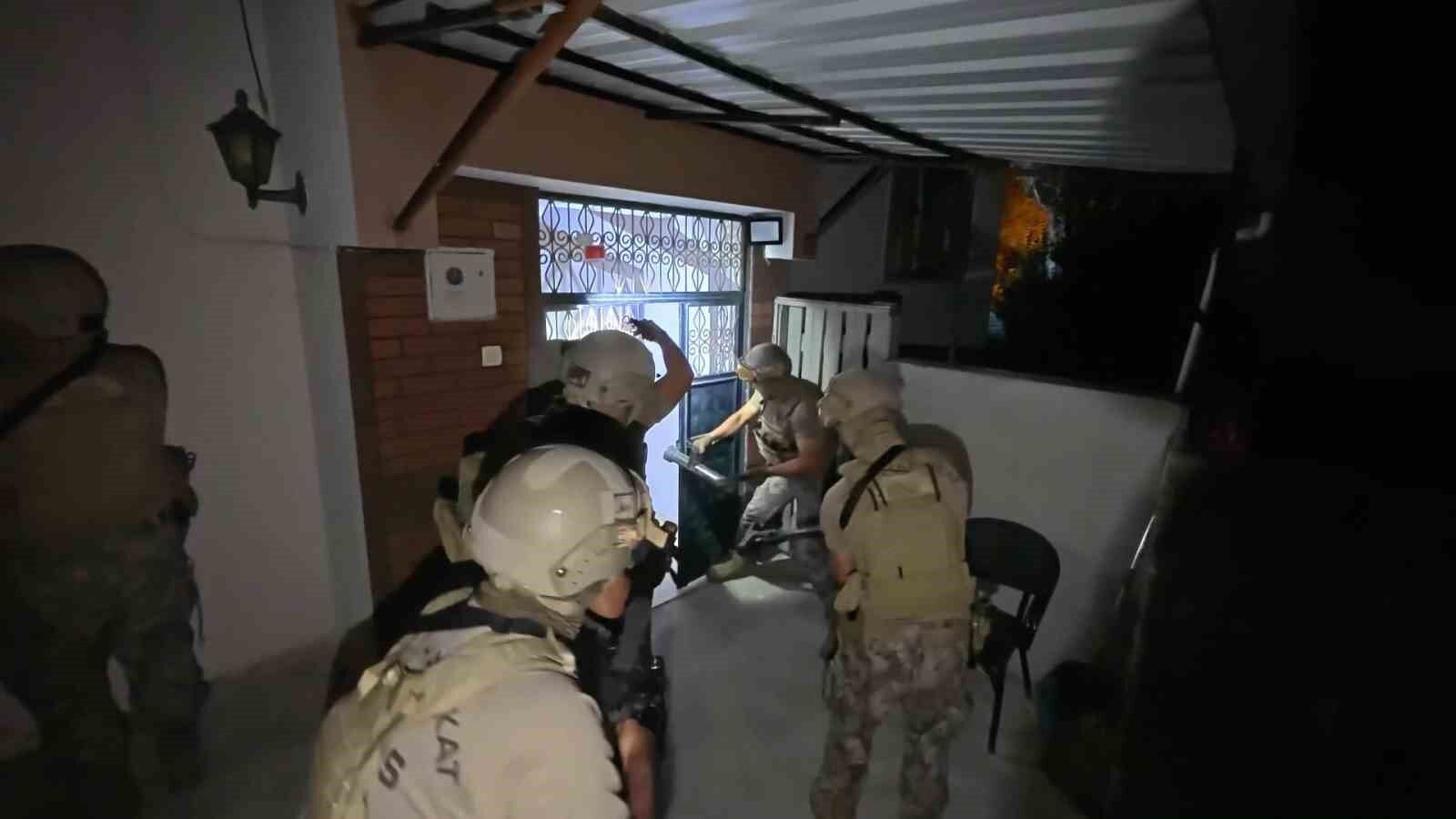 Ceyhan’da Suç Örgütüne Büyük Operasyon: 41 Kişi Tutuklandı