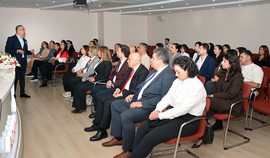 A D E O’dan ‘ Kurucu Felsefenin Evrimi Ve Atatürk’ Söyleşisi 4