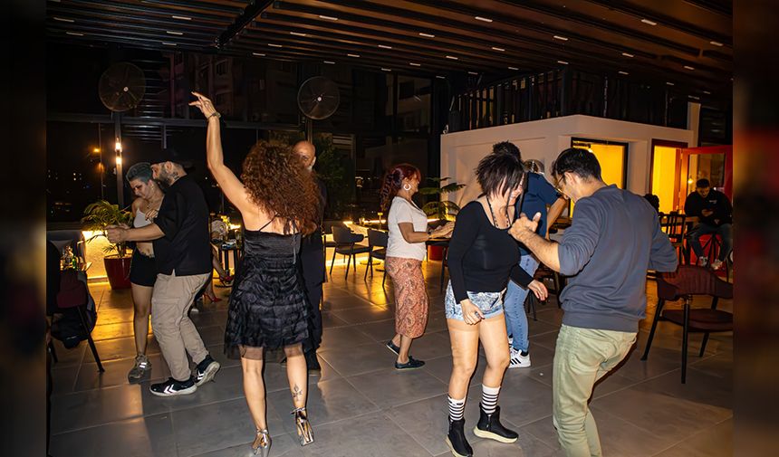 Ata Ivak’la Bahar Noa Terrace’de Dans Akşamları Devam Ediyor Haberi 3