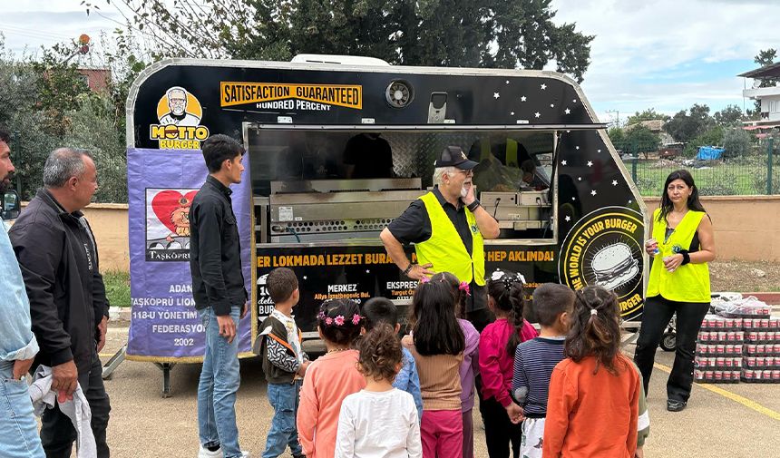 Gönülden Hizmet Bir Hamburger, Bir Gülümseme Haberi 8